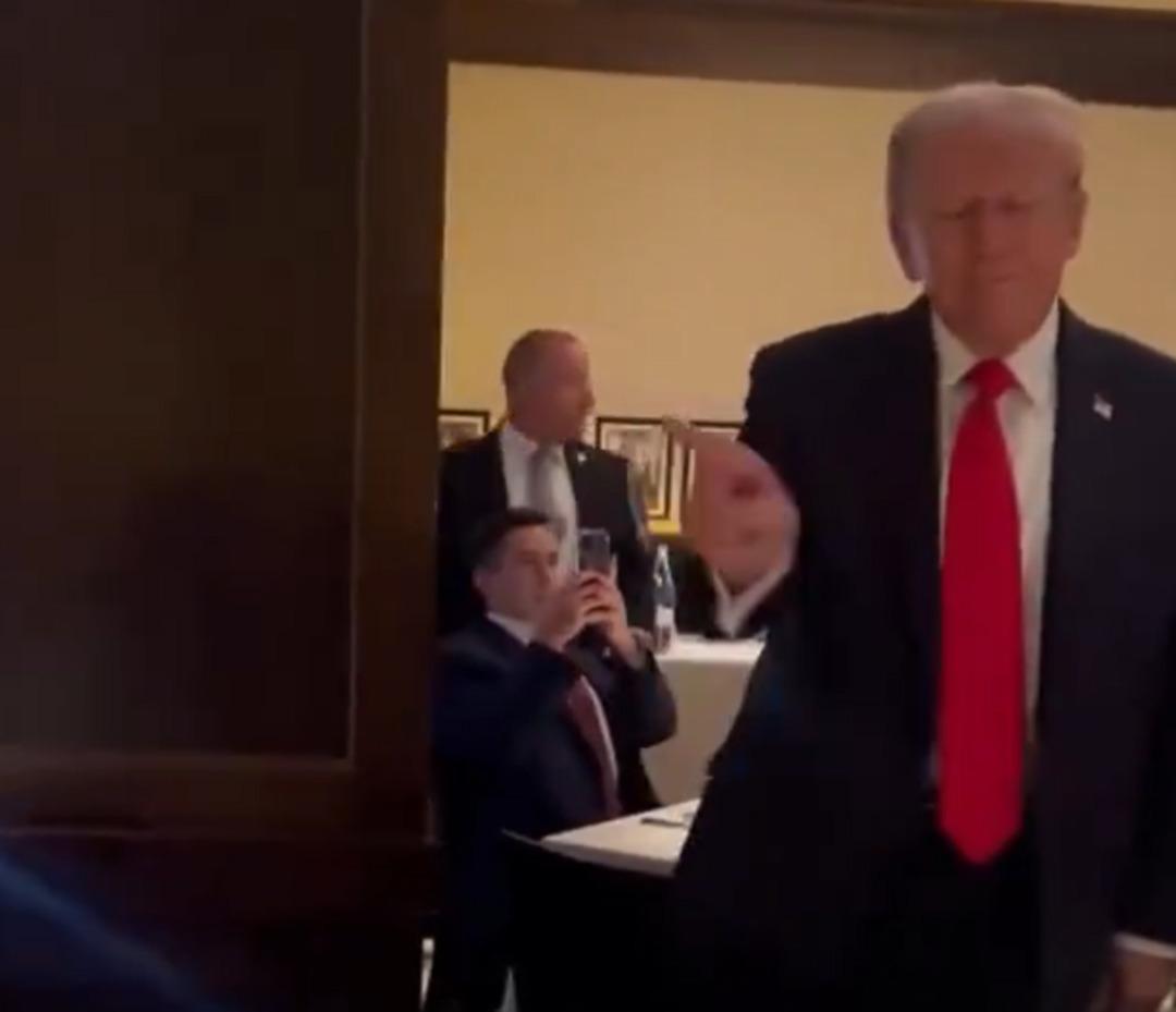 ABD'de Trump'ın başkenti Washington DC'de soğuk duş! Restoranda protesto: 