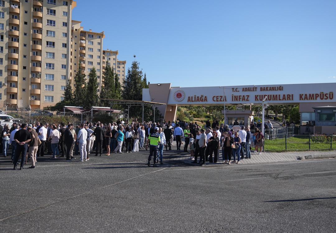 İzmir'deki kooperatif davasında, Tunç Soyer'in gözaltına alınmasına devam etmeye karar verildi 2