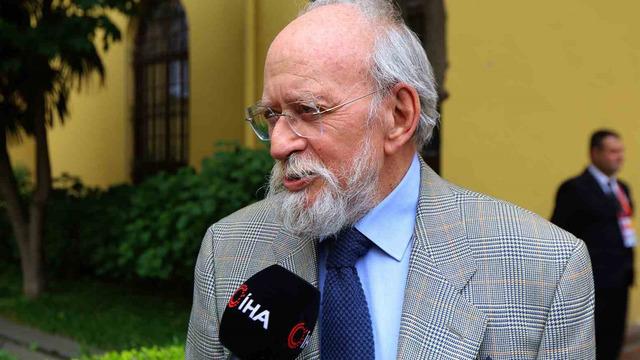Alp Yalman: “Dursun Özbek’in yeri ayrı”