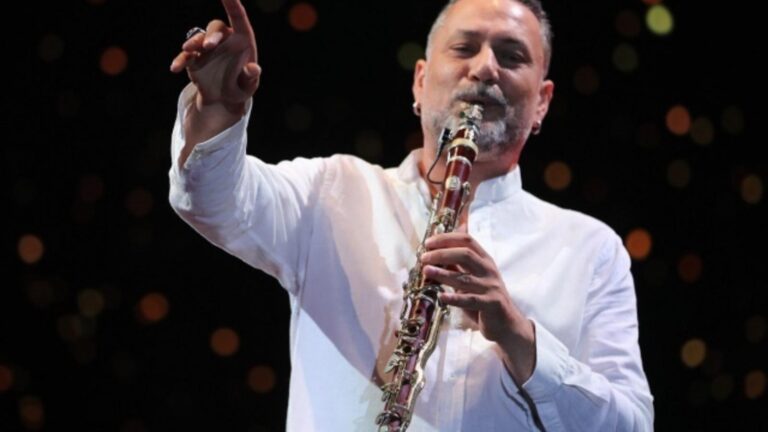 Hüsnü Şenlendirici tasını tarağını toplayıp çiftliğe yerleşti! Organik tarım yapıyor